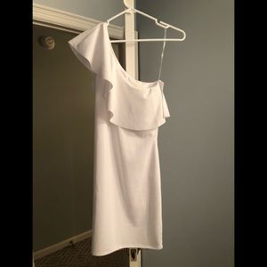 White once sleeve dress